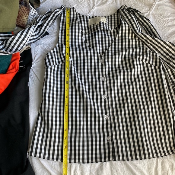 🚺 📐J.O.A. Black & white gingham sleeveless top with shoulder bow - Picture 9 of 11